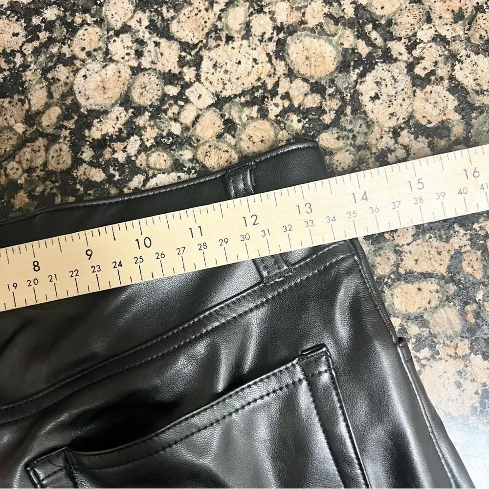 NWT Abercrombie & Fitch 90s Straight Ultra High Rise Faux Leather Pant Sz 27/4